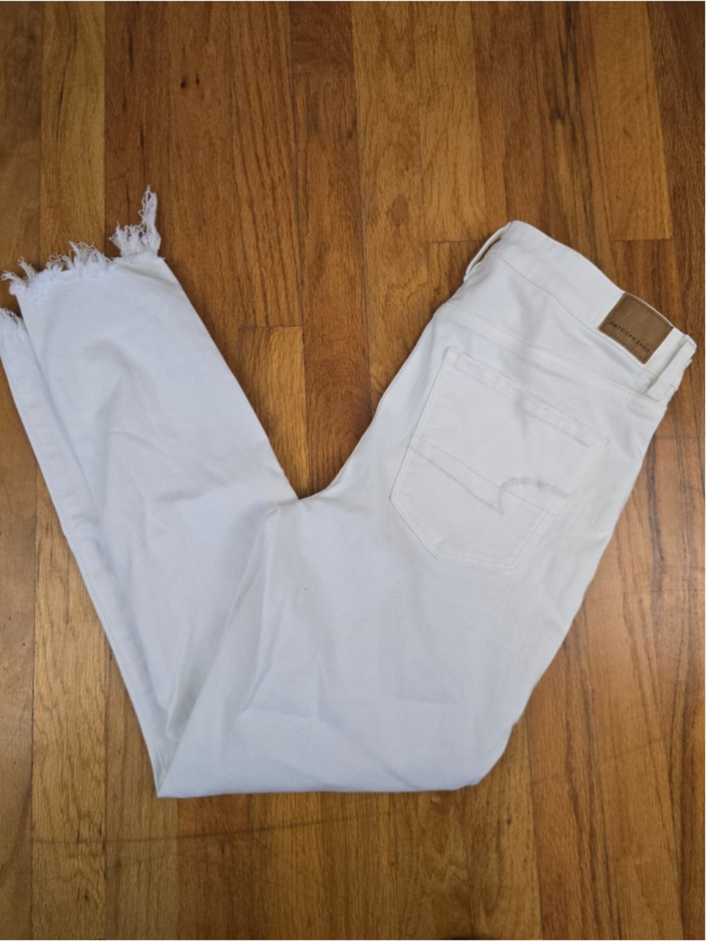 Women's American Eagle Super Hi-Rise Cropped White Jeans Size 12